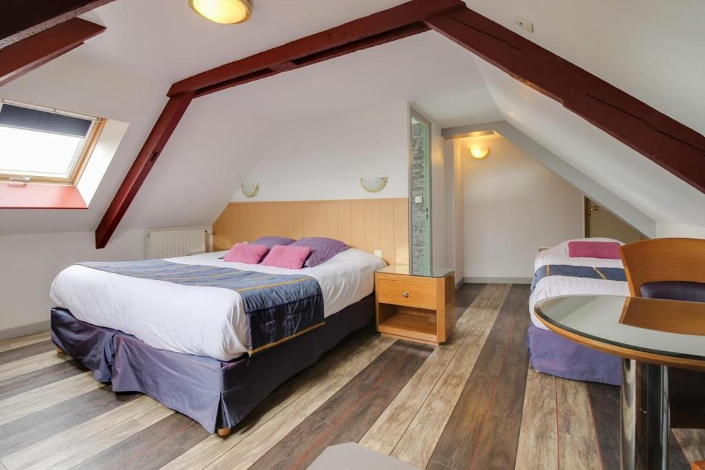 Guingamp Hotel | Hotel De L'Arrivée