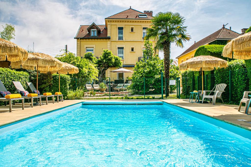 Domarin Hotel | HOTEL DES DAUPHINS