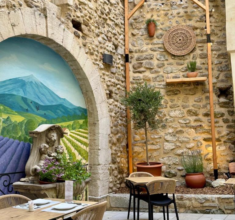 Visan Hotel | Hotel Du Midi