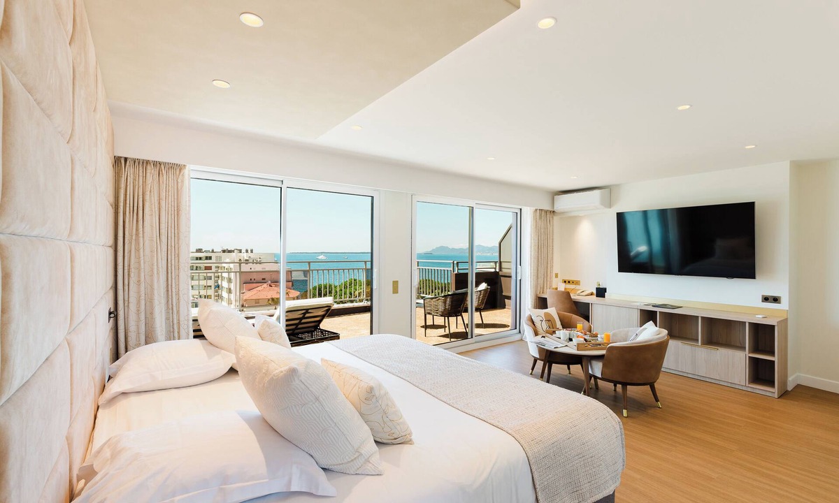Juan-les-Pins Hotel | Hotel Helios