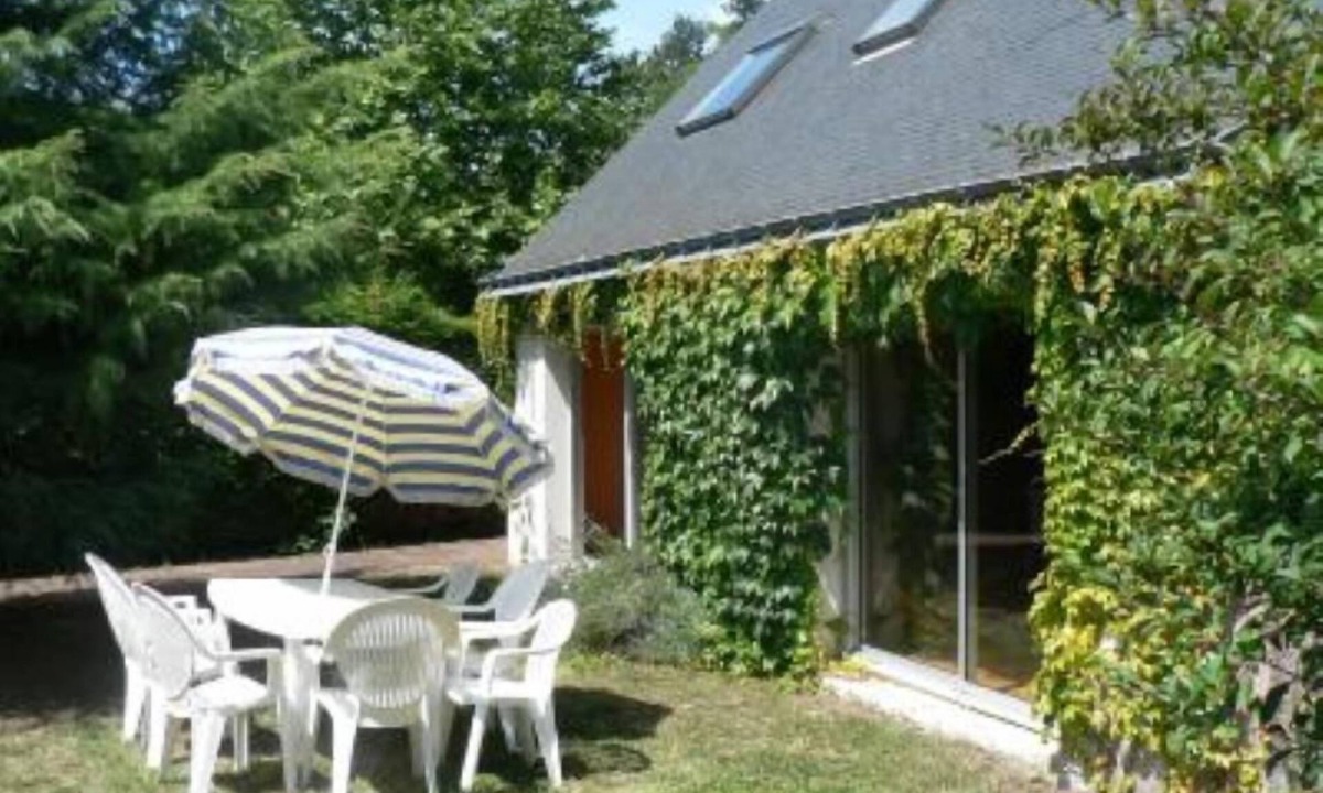 Arradon House | House with garden(Help)