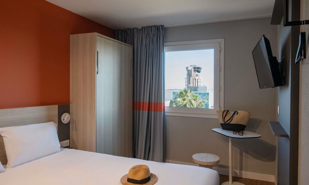 L'Arenas Hotel | ibis budget Nice Aeroport Promenade des Anglais