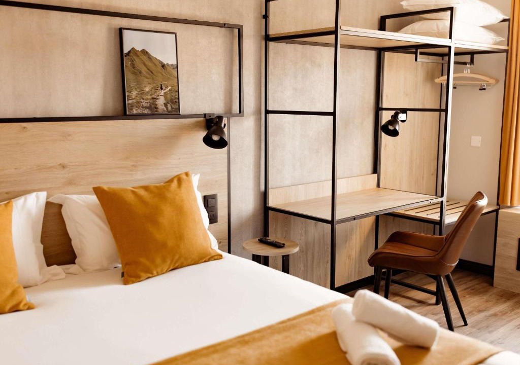 Clermont-Ferrand Hotel | Ibis Clermont Ferrand A71 A75 La Méridienne