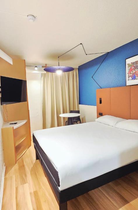 Bron Hotel | ibis Lyon Est Bron