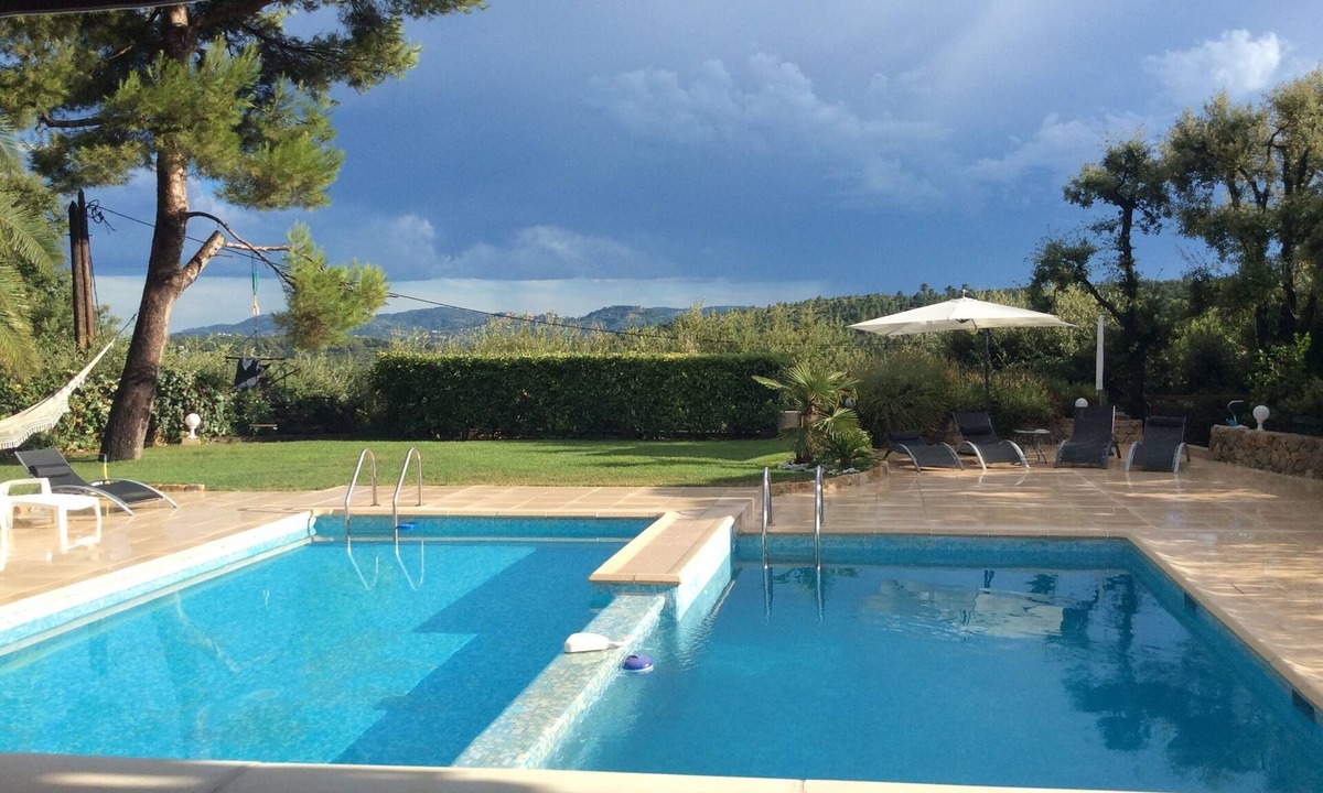 Le Tignet House | In Mas, 1 Studio 2 persons + room 2 persons, with additional costs