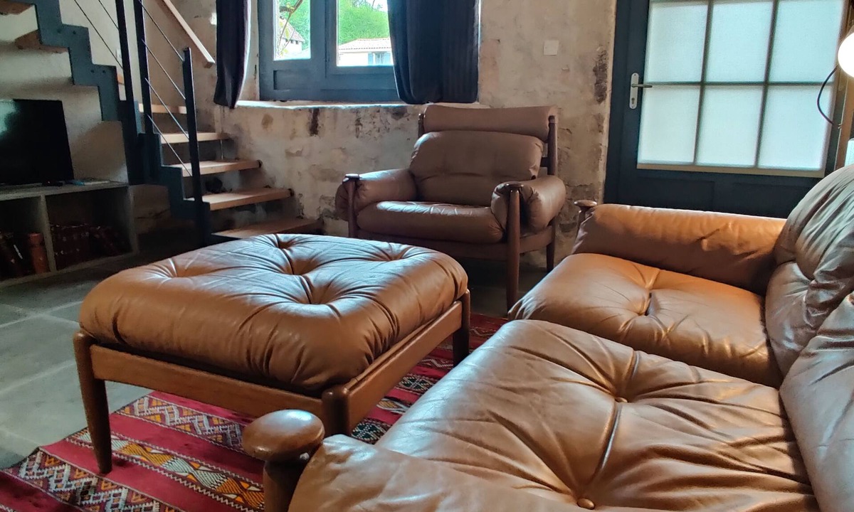 Soyaux Cottage | Intimate self-catered cottage loft ideal for work or getaway. With shared pool.