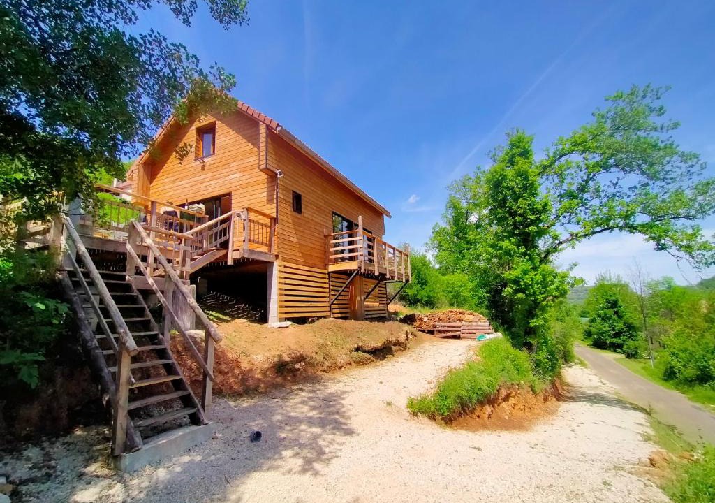 Sauliac-sur-Cele Ski Chalet | Just for you