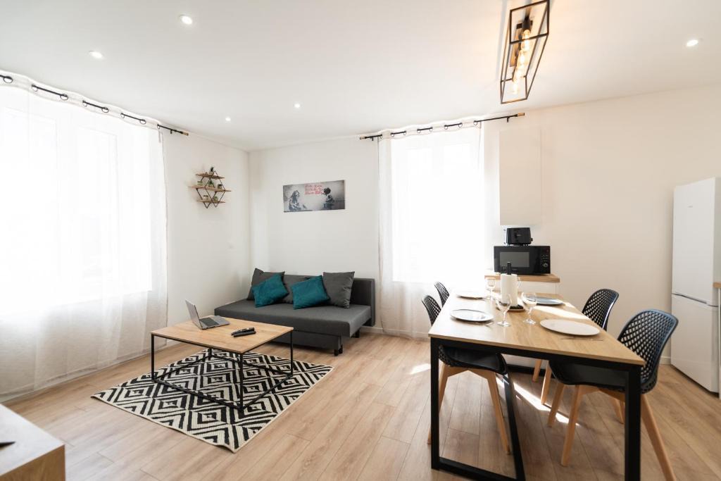 Saint-Chamond Apartment | KASA INDUS - Climatisation - Cosy et équipé