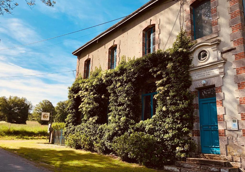 La Celle-Dunoise Bed & Breakfast | L'école buissonnière chambres et table d'hôtes
