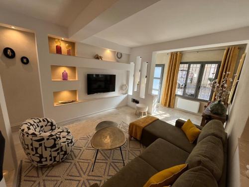Aigues-Mortes Medieval City House | L Ecrin de Gambetta - Maison cosy intra-muros avec parking inclus