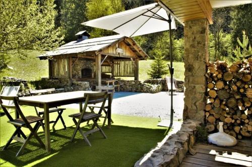 Les Thuiles Ski Chalet | L'Evasion Authentique - Nature & Cheminée