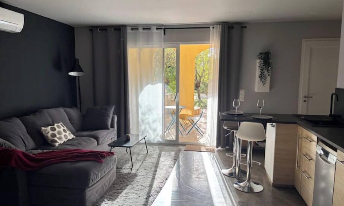 Vitrolles House | L'Interlude, a secret, sensual interlude.