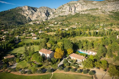 Moustiers-Sainte-Marie Hotel | La Bastide De Moustiers - Hôtel et Restaurant - Teritoria