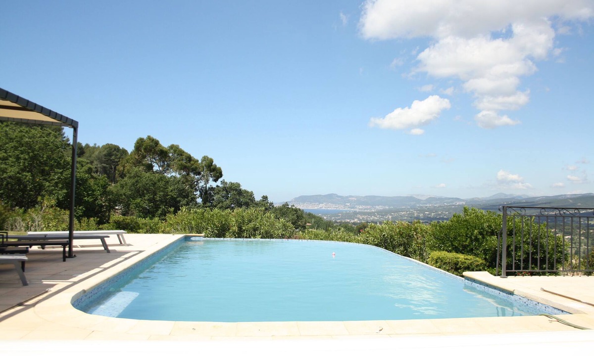 La Cadiere-d'Azur Villa | La Cadière, Villa 230m2 in a quiet area, superb panoramic view, infinity pool