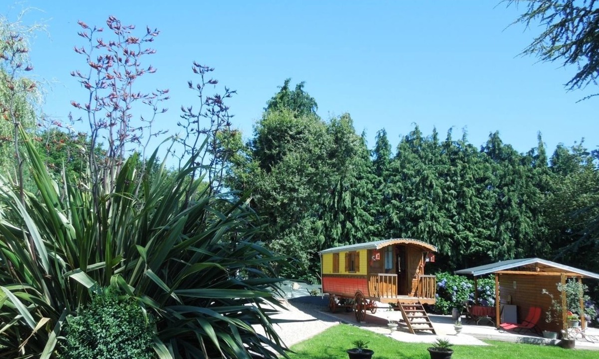 Pluvigner RV Rental | La Clé des Roulottes Campsite