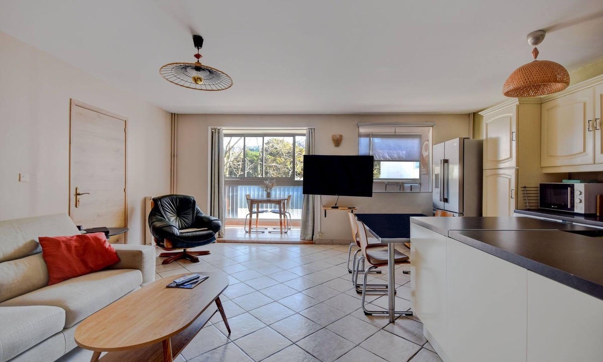 Vitrolles Apartment | La Durance - 10 min de l'aéroport de Marseille