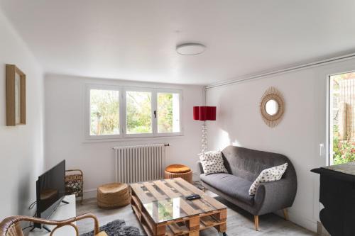 Saint-Jacques-de-la-Lande House | La Maison du Sud - 4km de la Gare