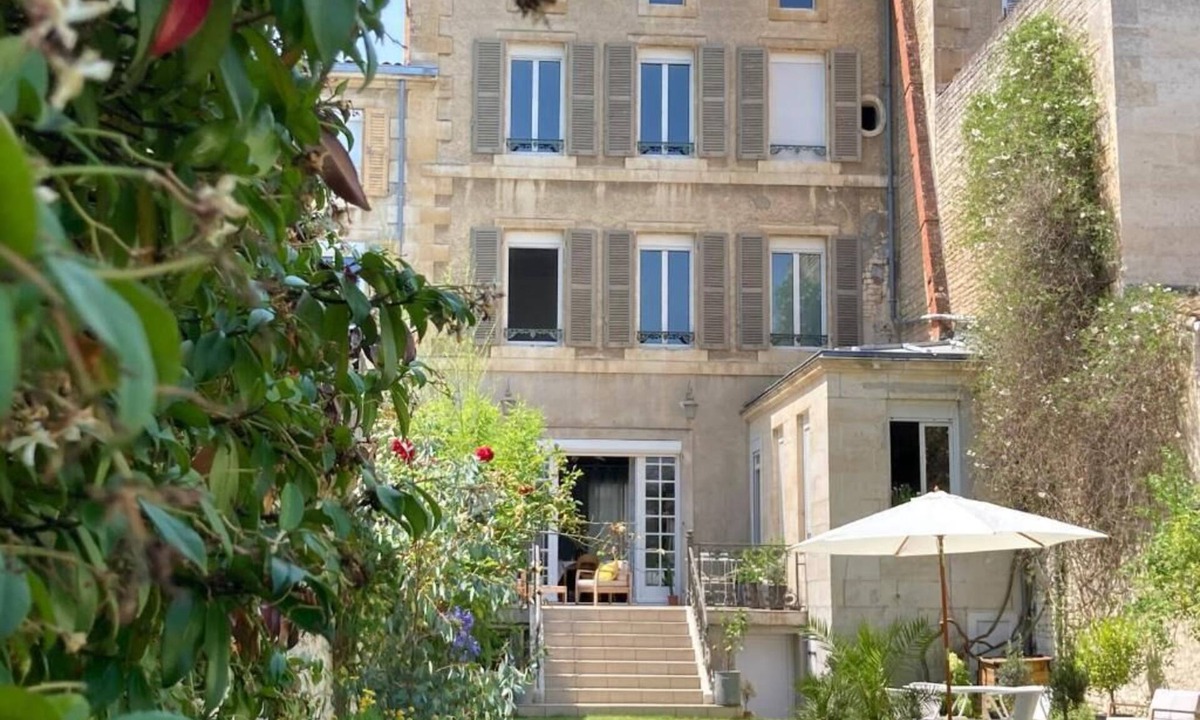 Centre Ville House | La Maison 19