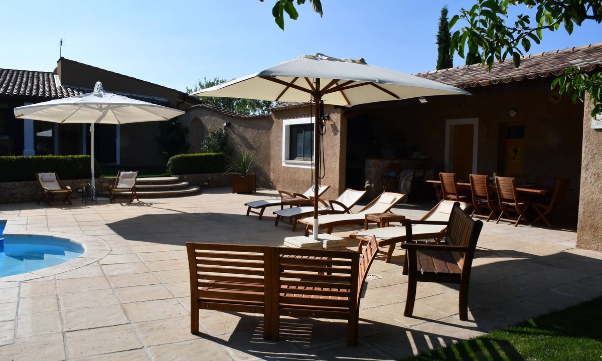 Puimoisson Villa | La Maison Angelvin