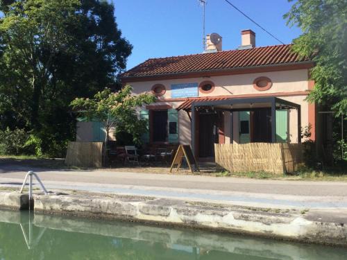 Castelsarrasin Bed & Breakfast | La Maison d'Ecluse No17 - Chambres d'hôtes