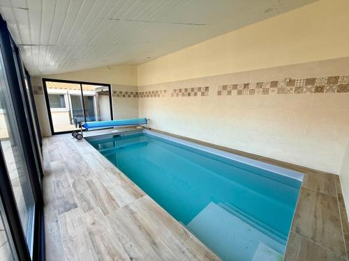 Quartier d'Orbigny House | La Maison des Bains - Piscine intérieure privée