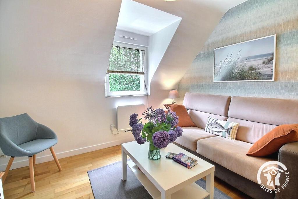 Ploeuc-l'Hermitage House | La maison verte