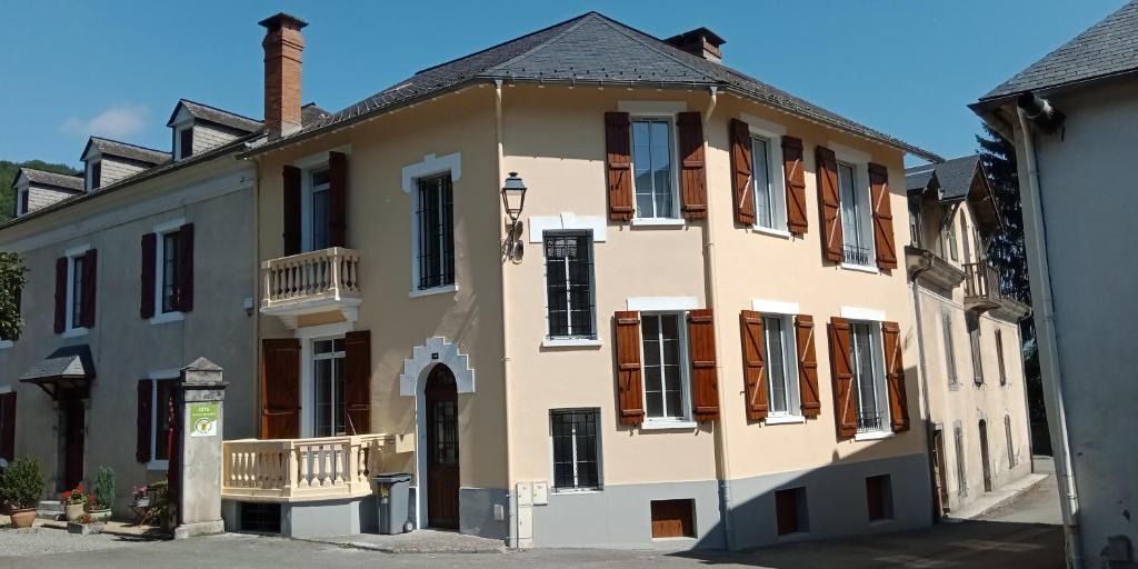 Pierrefitte-Nestalas Apartment | La Marmotte