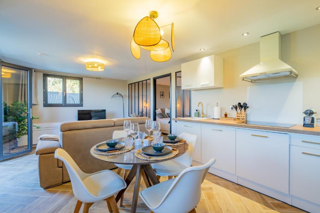 Roquefort-la-Bedoule Apartment | La Parenthèse en Provence - Appt Balnéothérapie