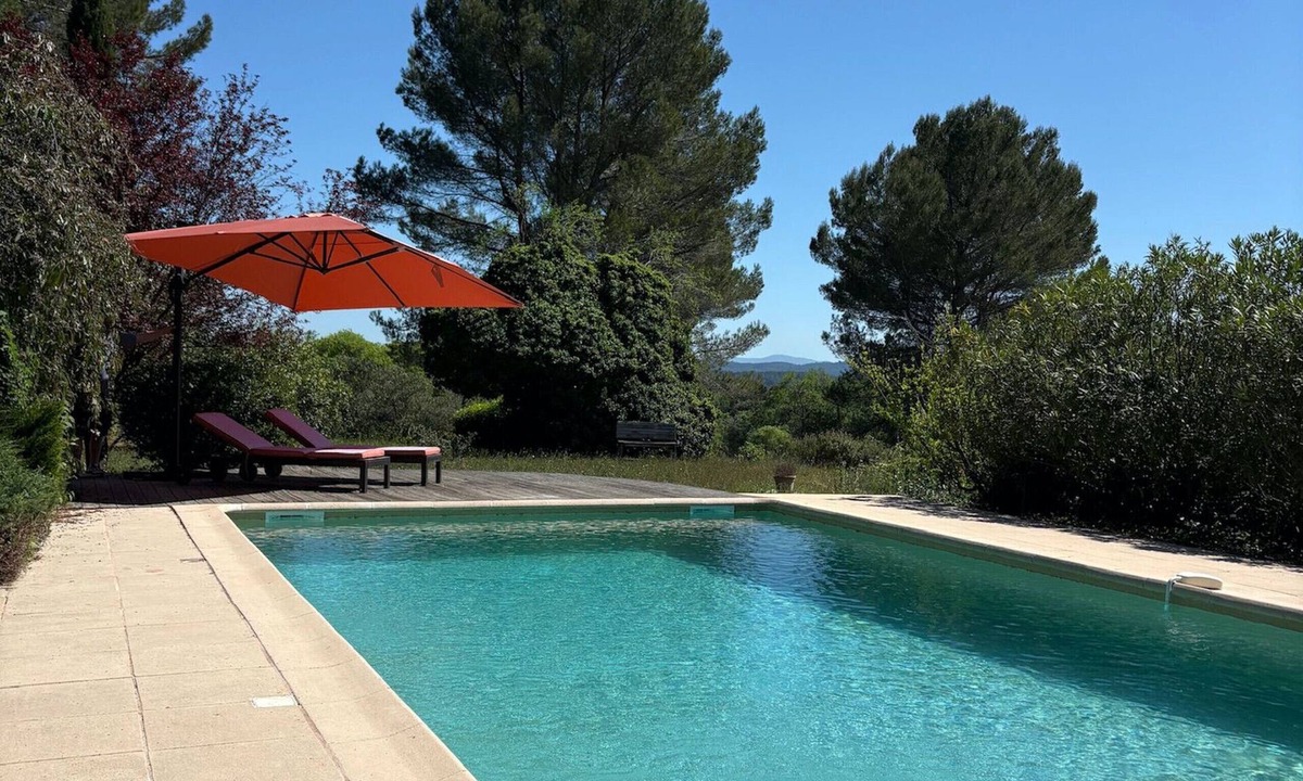 Cotignac Ski Chalet | La Ralaye : peaceful close to shops and restaurants