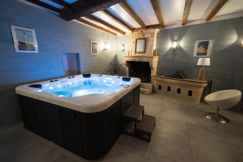 Pont l'Abbe d'Arnoult Bed & Breakfast | La Tillaie SPA et Sauna