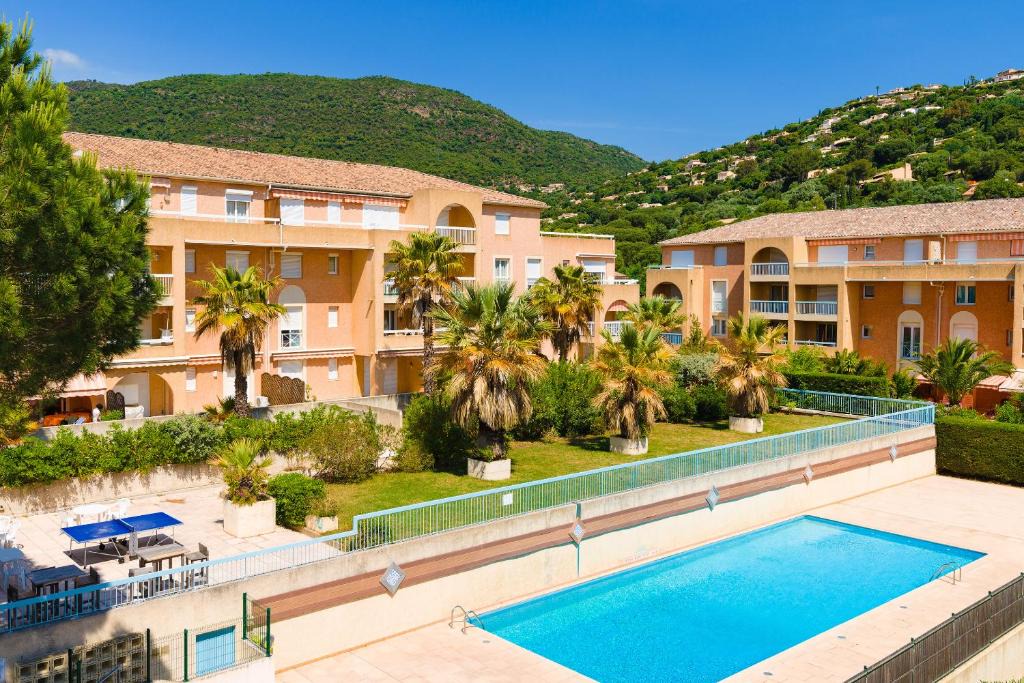 Cavalaire-sur-Mer Apartment | Lagrange Vacances Villa Barbara