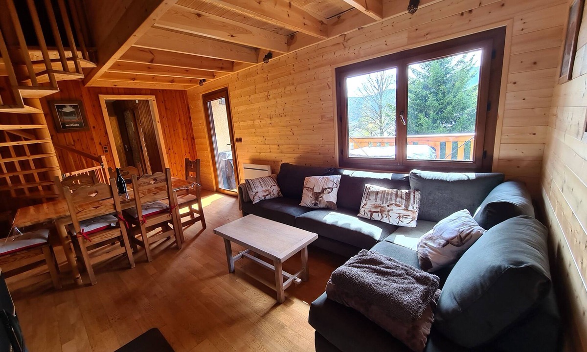 Matemale Ski Chalet | Lake view chalet