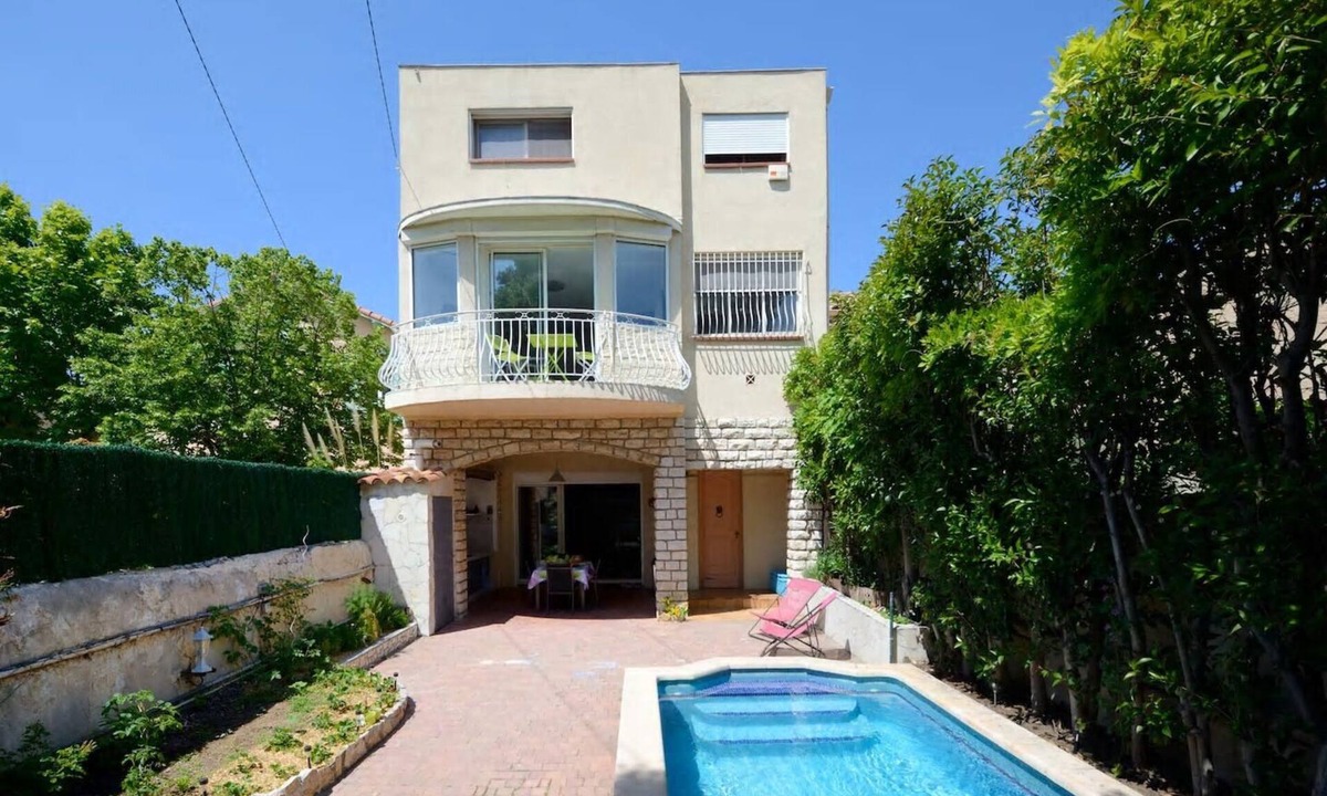 Saint-Julien Villa | Large villa in Marseille with swimming pool