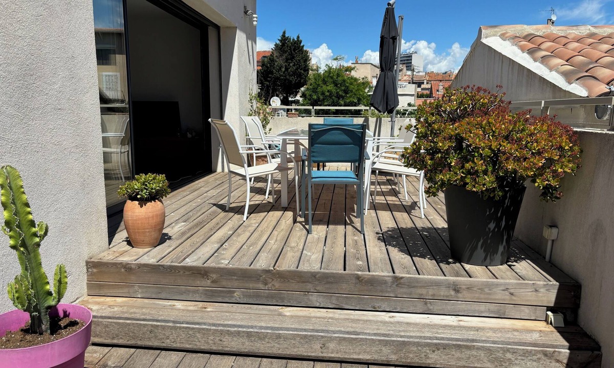 Endoume House | Large waterfront townhouse/8 adults+2 children.