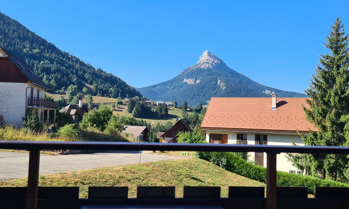 Saint-Pierre-de-Chartreuse Condo | Le Bois Joli en Chartreuse
