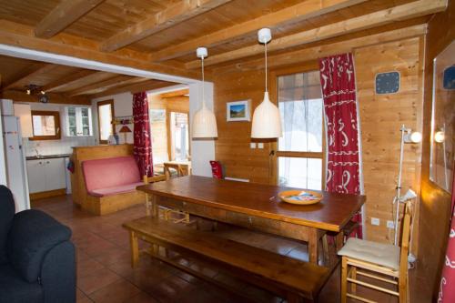 Nevache Ski Chalet | Le Baoùba Hameau des Chazals Nevache Hautes Alpes