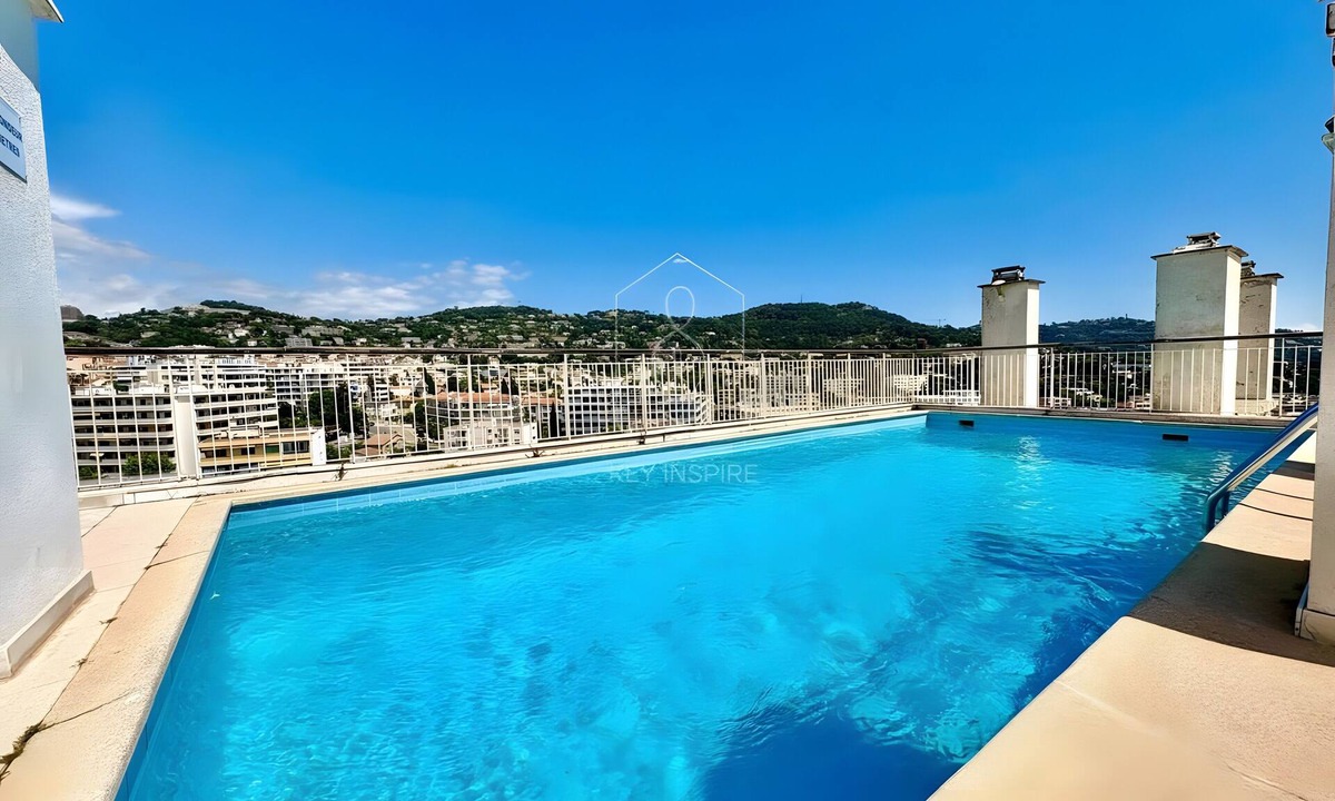 Riou - Petit Juas - Av de Grasse Apartment | Le Beauséjour, Studio with Rooftop Pool