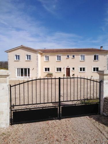 Bourdeilles Bed & Breakfast | Le clos de bourdeilles chambre 3 avec wifi