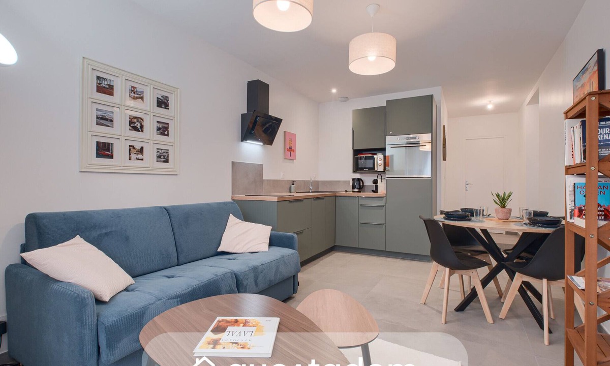 Cosse-le-Vivien Apartment | Le Cocon de Cossé - Wifi - 300m Centre