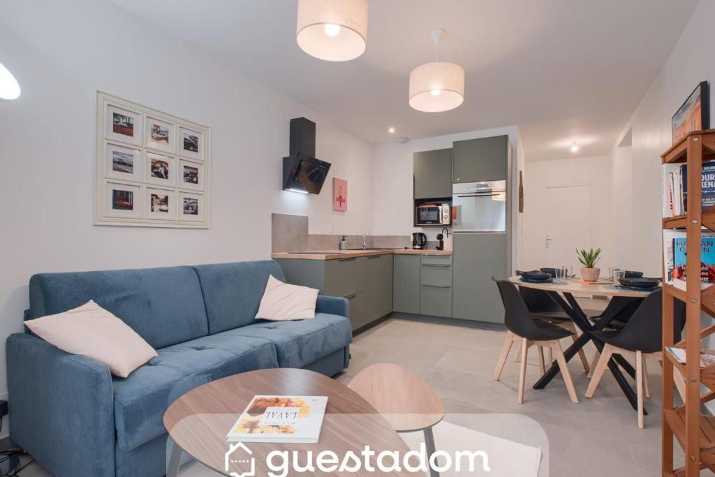 Cosse-le-Vivien Apartment | Le Cocon de Cossé - Wifi - 300m Centre
