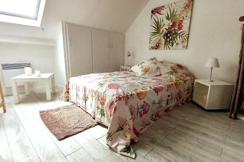 Lamballe Apartment | Le Cocon rouge - studio en plein centre historique