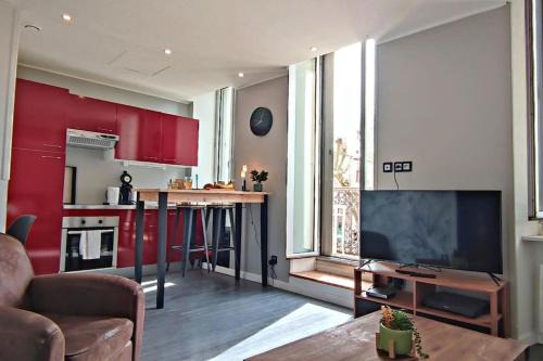 Castelnaudary Apartment | Le Cocon Zen - Balcon -Bureau - Centre-ville