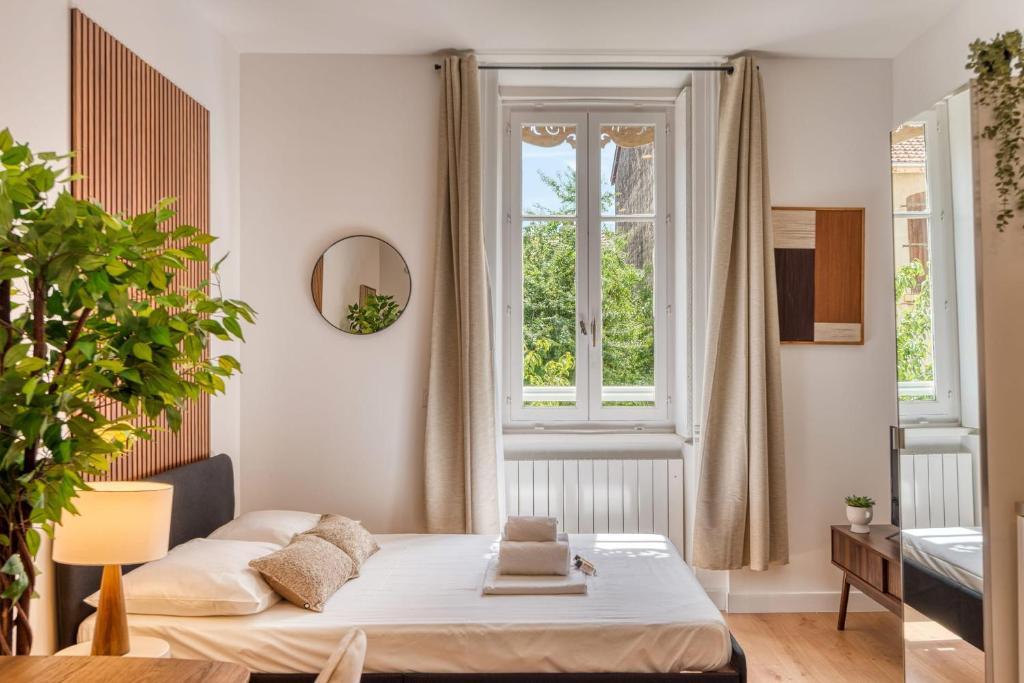 Le Bourg - Gare De Vaise Apartment | Le Dock Lodge - Studio - proche quai de Saone
