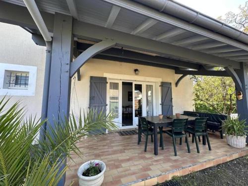 Nerbis House | Le gîte sabotier