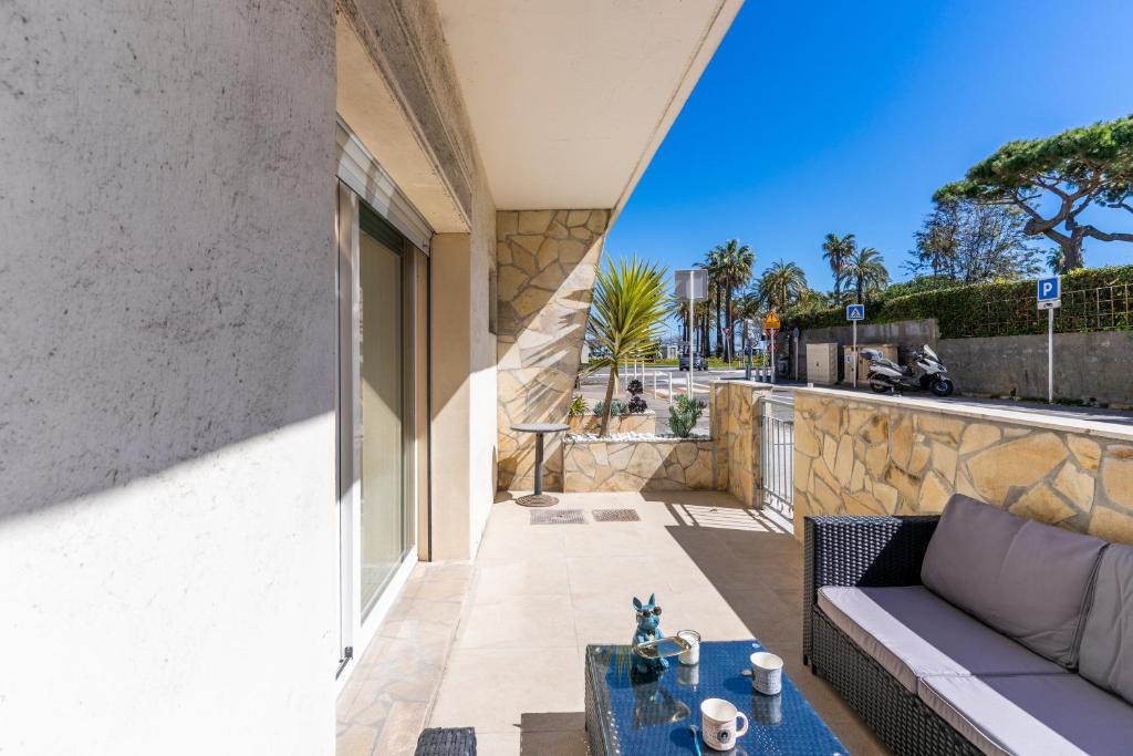 Cap-d'Antibes Apartment | Le Grand Large - Appt proche plage Antibes