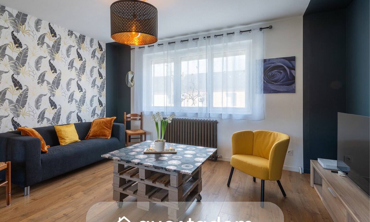 Laval House | Le Jovia - Cour extérieure - Wifi