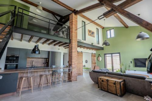 Montech House | Le Loft des familles - Piscine et jeux