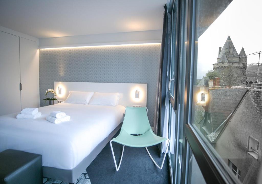 Vitre Hotel | Le Magic Hôtel & Spa - Centre Historique - Piscine - Sauna - Parking - Séminaires