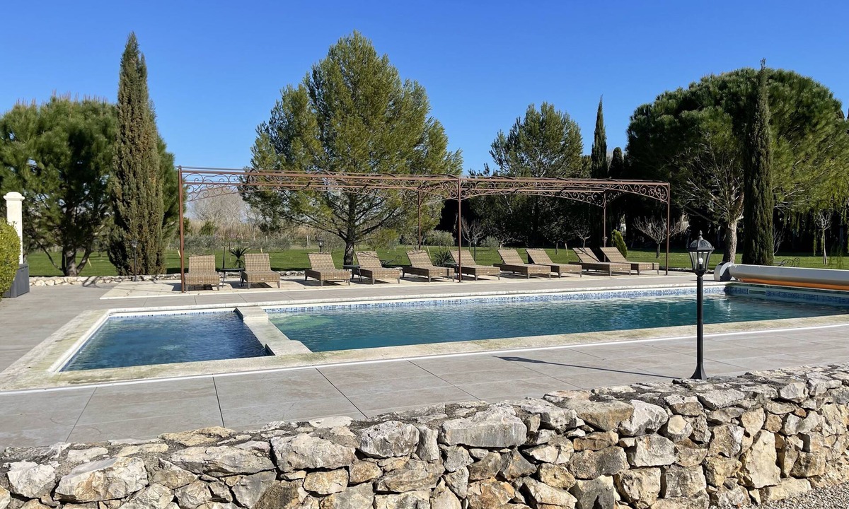 Graveson Bed & Breakfast | Le Mas Des Chutes
