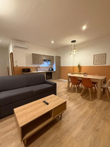 La Gare Apartment | Le Paisible - Clim - 7 personnes - Proche 1er mai